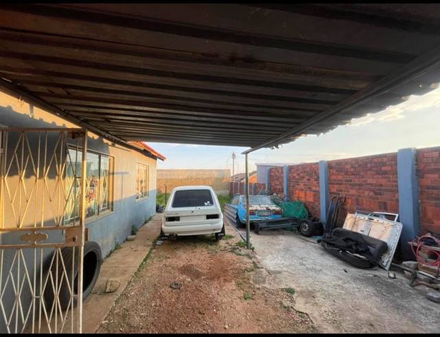 4 BEDROOM HOUSE FOR SALE IN LENASIA SOUTH